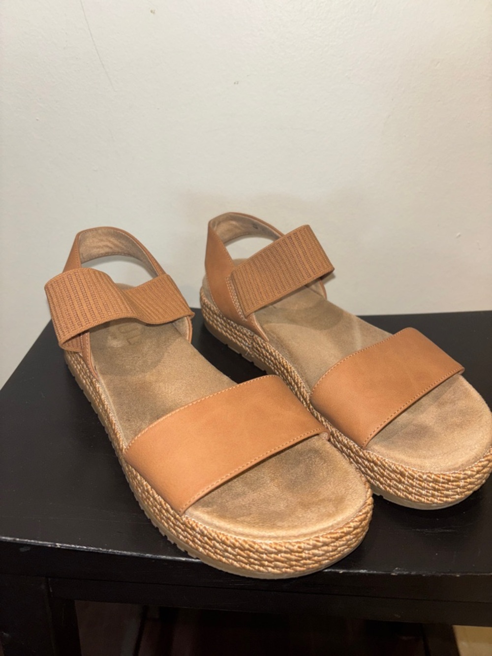 Soul Naturalizer Diana Flatform Sandals Size 7